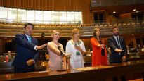 Polémica por diputada de Misiones que juró con una remera con la bandera británica