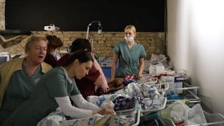Una maternidad improvisada en los refugios antiaéreos de Kiev.