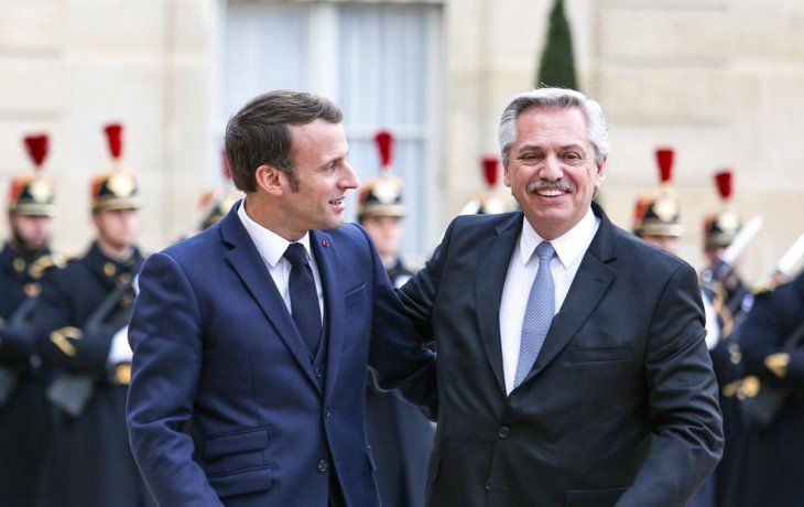 El presidente Alberto Fernández junto al presidente de Francia, Emmanuel Macron.