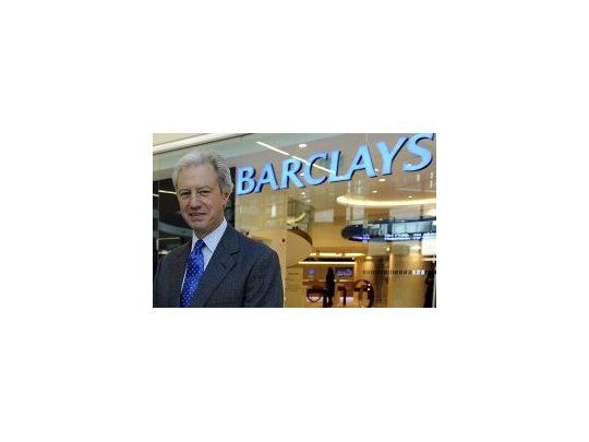 Presidente de Barclays renuncia tras escándalo por manipulación de tasas