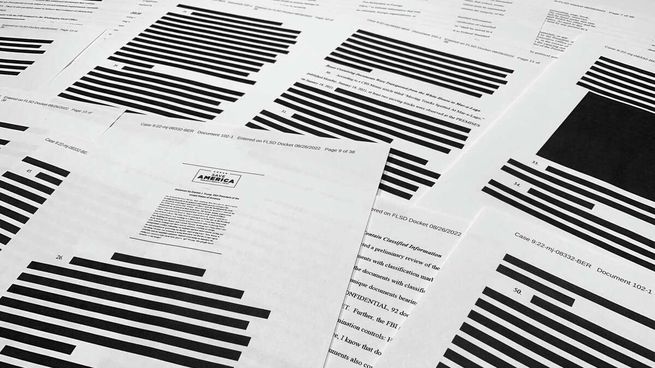 La censurada declaración para el allanamiento a la residencia de Donald Trump.