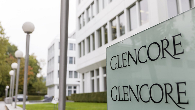 Glencore poseee unos 140.000 empleados y contratistas alrededor del mundo, con presencia en 35 países. En Argentina desarrollan los proyectos Pachón en San Juan y MARA en Catamarca.﻿