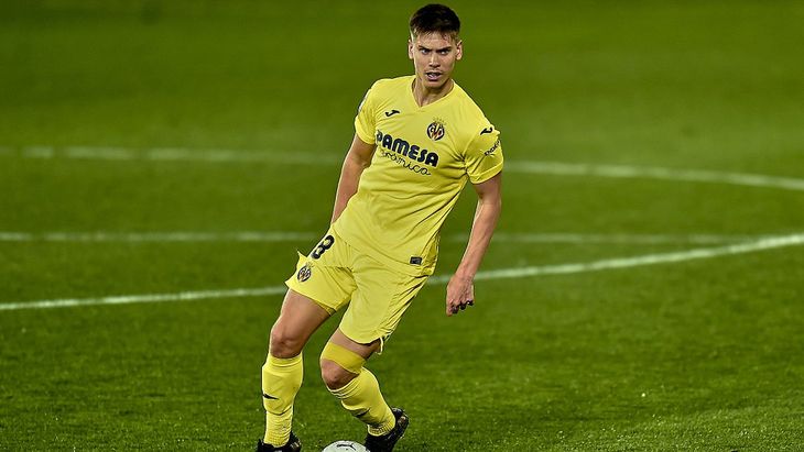 Esta lesión representa un nuevo golpe en la carrera del defensor de 28 años, que ya había atravesado dos lesiones graves previas: una en los ligamentos de la rodilla izquierda y una doble operación en el hombro derecho. Esta lesión representa un nuevo golpe en la carrera del defensor de 28 años, que ya había atravesado dos lesiones graves previas: una en los ligamentos de la rodilla izquierda y una doble operación en el hombro derecho.