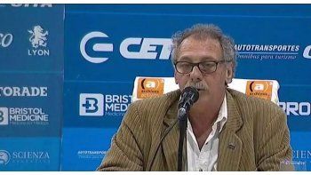 El presidente Alberto Lecchi fue el encargado de dar la noticia.