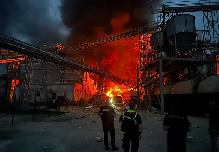 Los ataques ucranianos sobre refinerías rusas redujeron la capacidad de procesamiento y profundizaron la tensión sobre la oferta global de combustibles.