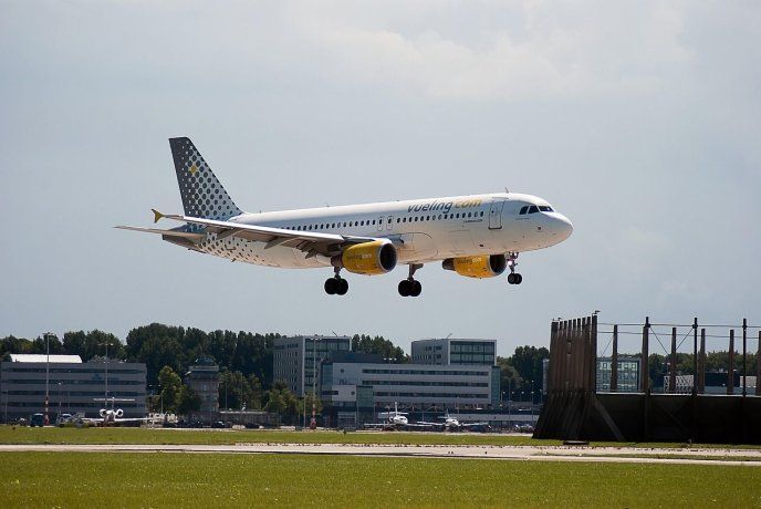 Ahorrar cada dólar con inteligencia puede marcar la diferencia entre postergar tus vacaciones o cumplir el sueño de viajar al exterior en 2026.  