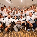 La Selección argentina festejó el cumpleaños de Lionel Messi y de sus cocineros, Diego Iacovone y Antonia Farías. La Selección argentina festejó el cumpleaños de Lionel Messi y de sus cocineros, Diego Iacovone y Antonia Farías.