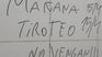 Un mensaje similar, que advertía sobre un presunto ataque, fue hallado en escuelas de diferentes distritos. 