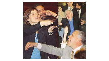 ámbito.com | Escenas de acción ayer en la Legislatura porteña donde el ibarrismo quiere sancionar una ley de comunas. La izquierdista Vilma Ripoll, en señas elocuentes contra oficialistas, como Carlos Campolongo, quien desafía a pelea callejera a los ofuscados izquier