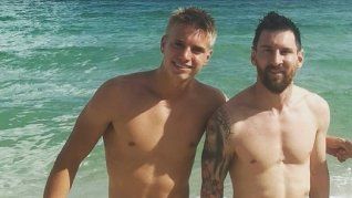 messi en el caribe: fue descubierto en medio de sus vacaciones y se viralizo la foto