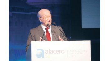 Paolo Rocca, CEO de Techint, procuró no referirse directamente a la Argentina, pero deslizó que el peso del gasto público sobre la economía era insostenible. Advirtió a los gobiernos de la región sobre China.