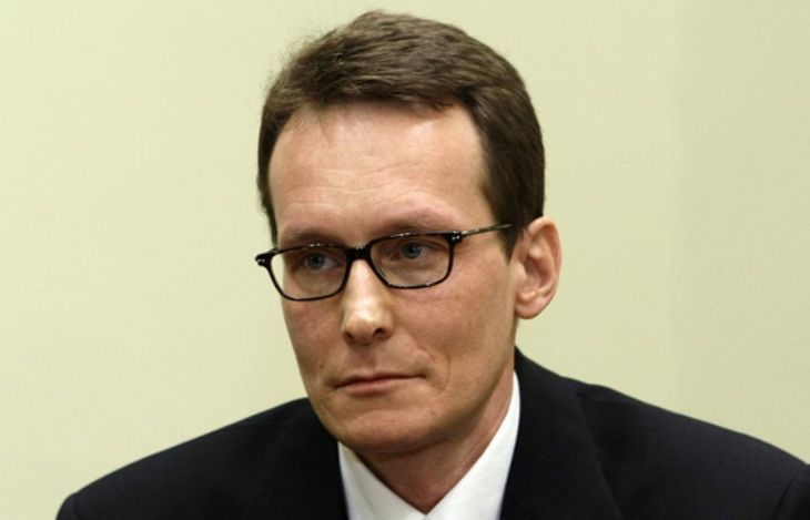 Sgarbi logró conseguir una gran cantidad de millones con su estafa. Sgarbi logró conseguir una gran cantidad de millones con su estafa.