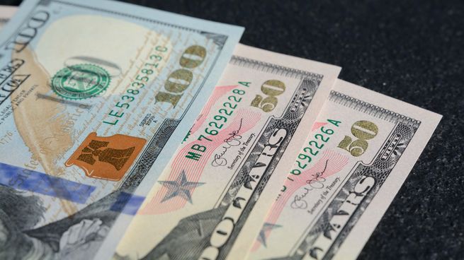 El billete verde volvió a bajar en Uruguay.