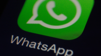 WhatsApp ya implementa el diseño Liquid Glass en iPhone.