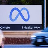 La medida, que entrará en vigor el 20 de mayo, también incluye el cierre de unos 6.000 puestos vacantes, según confirmó la compañía. La medida, que entrará en vigor el 20 de mayo, también incluye el cierre de unos 6.000 puestos vacantes, según confirmó la compañía.