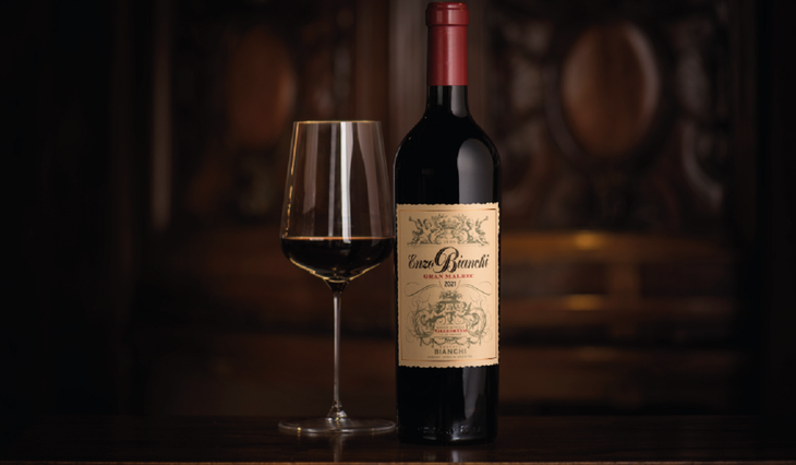 The Enzo Bianchi Gran Malbec 2021 has its origins in Los Chacayes, one of the most outstanding areas of the Uco Valley, Mendoza. The Enzo Bianchi Gran Malbec 2021 has its origins in Los Chacayes, one of the most outstanding areas of the Uco Valley, Mendoza.