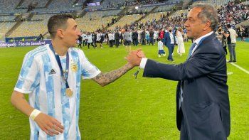 Daniel Scioli saludando a Ángel Di María en la final de la Copa América.