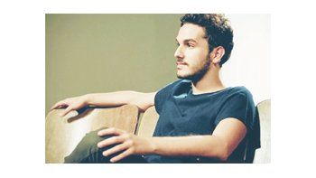 En la Bienal Arte Joven Buenos Aires, Martín Slipak hará su debut como autor y director con “Relato íntimo de un hombre nuevo”.