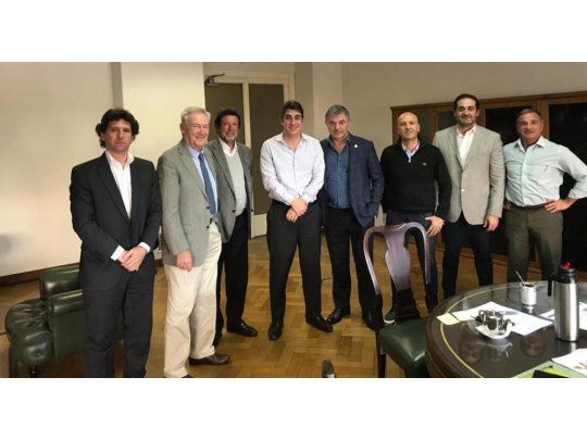 Iguacel analizó con estacioneros la situación del sector
