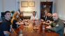 Alejandra Monteoliva con los familiares de Nahuel Gallo.