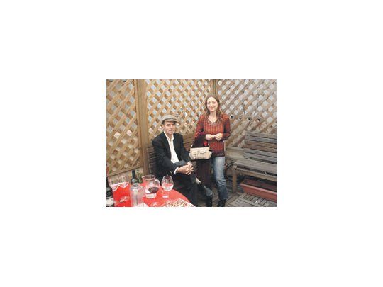 Los artistas argentinos Daniel Herce (residente en Barcelona) y Nicola Costantino, durante la inauguración de la VVVgallery en Madrid.