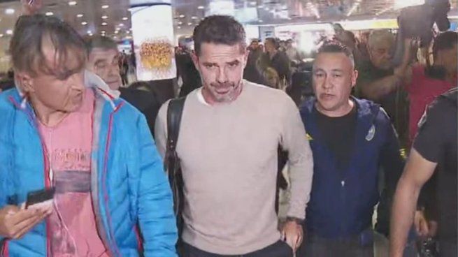Fernando Gago arribó ayer por la noche a la Argentina&nbsp;