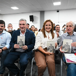 Con notables ausencias, sí estuvieron en el homenaje a Arturo Illia el presidente de la UCR Leonel Chiarella, el intendente de Cruz del Eje, Renato Raschetti; la vicegobernadora Myriam Prunotto y Leandro Illia (h). Con notables ausencias, sí estuvieron en el homenaje a Arturo Illia el presidente de la UCR Leonel Chiarella, el intendente de Cruz del Eje, Renato Raschetti; la vicegobernadora Myriam Prunotto y Leandro Illia (h).