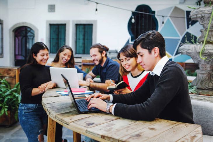 Gobierno de Claudia Sheinbaum le deposita más de $100,000 a jóvenes mexicanos: de qué se trata Gobierno de Claudia Sheinbaum le deposita más de $100,000 a jóvenes mexicanos: de qué se trata