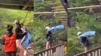 Una turista murió tras caer desde una atracción extrema en un parque de China.