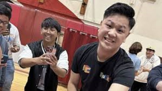 Nuevo récord para armar el famoso cubo de R