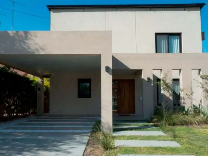 La casa en un country de Manuel Adorni. 