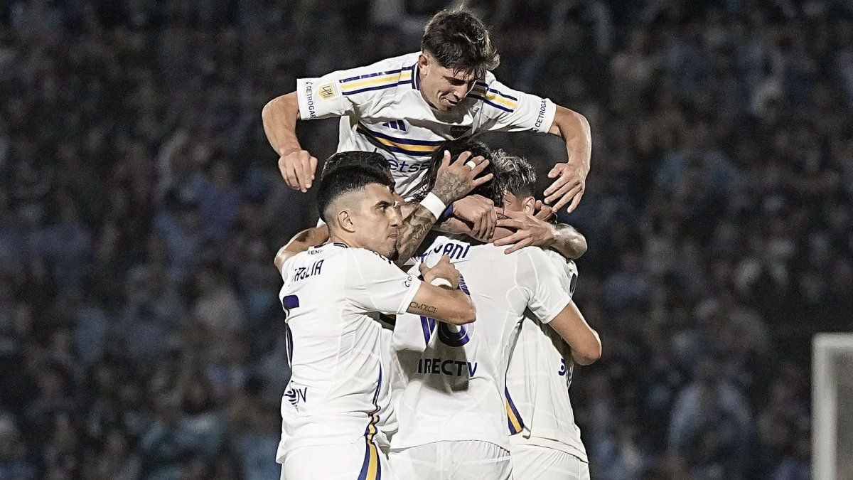 How were the eighth crossings of the Opening Tournament and positions after the triumph of Boca