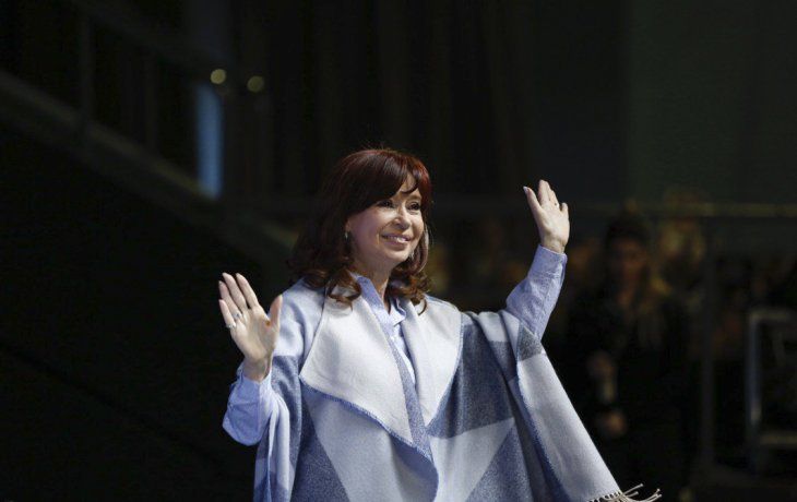 Cristina Fernández de Kirchner postergó su llegada a Buenos Aires para prolongar su estadía en La  Habana, donde se instaló durante unos días para acompañar a su hija  Florencia.