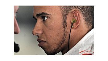 Hamilton contrató a una empresa que representa a estrellas de Hollywood.