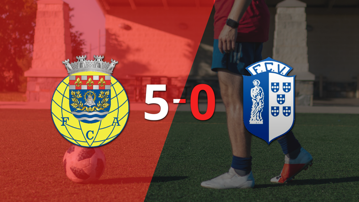 Con doblete de Rafa Mujica, Arouca liquidó 5-0 a Vizela