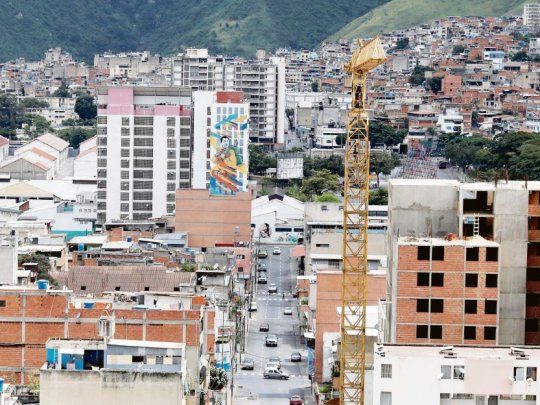 OTRO PAÍS. El centro del poder político de Venezuela no sufre cortes eléctricos con la misma frecuencia que en poblaciones más pequeñas y garantiza un día a día más estable.