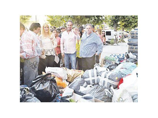 Daniel Scioli estuvo en La Matanza en un festival de apoyo y donaciones para los inundados del litoralargentino.