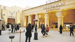 teatro egipcio. Netflix cree en los símbolos de Hollywood, por eso reabre una de sus salas más legendarias.
