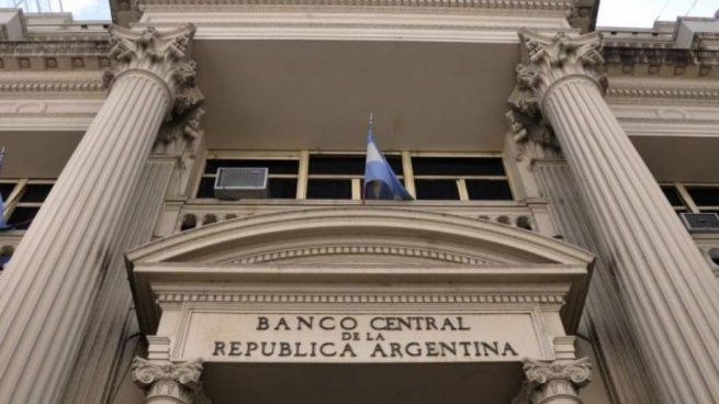 El Banco Central viene sosteniendo al mercado de pesos.