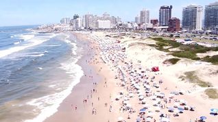 Un artículo del Presupuesto reavivó la discusión sobre las playas privadas en Uruguay. Un artículo del Presupuesto reavivó la discusión sobre las playas privadas en Uruguay.