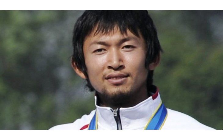 Yasuhiro Suzuki puso esteroides en la bebida de un compañero.