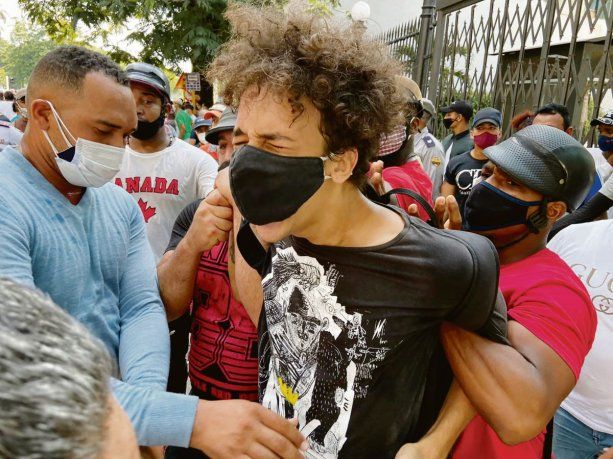 J&oacute;venes disidentes fueron detenidos por la polic&iacute;a. &nbsp;