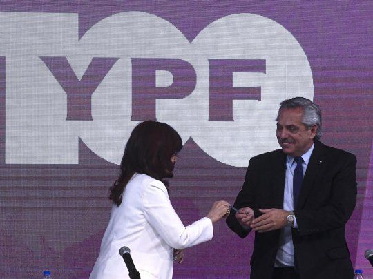 Cristina Kirchner y Alberto Fernández en Tecnópolis .