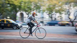 Sustainable mobility. CABA reached 300 kilometers of bicycle lanes but is still behind other cities such as Bogotá, which has more than 500, Santiago de Chile with 540 and Rio de Janeiro with 307. Sustainable mobility. CABA reached 300 kilometers of bicycle lanes but is still behind other cities such as Bogotá, which has more than 500, Santiago de Chile with 540 and Rio de Janeiro with 307.