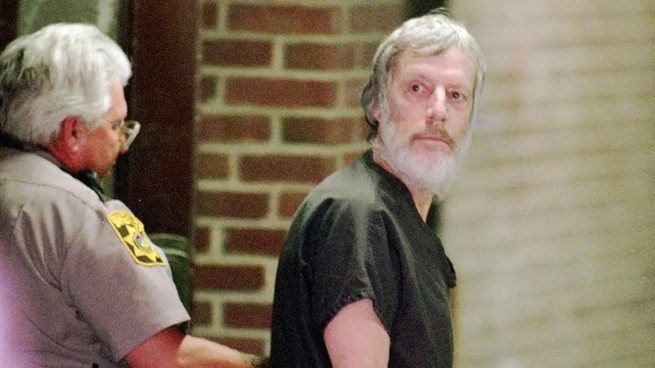 John Du Pont, multimillonario que asesinó a un medallista olímpico.