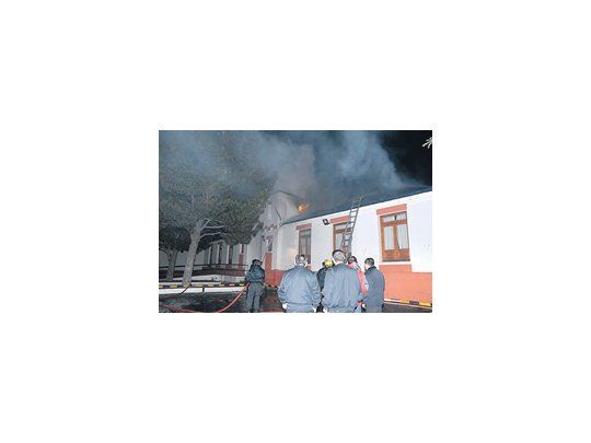 Días atrás sufrió un incendio el Consejo de Educación provincial. Ayer fue el turno de la Jefatura de Policía, también en Río Gallegos.