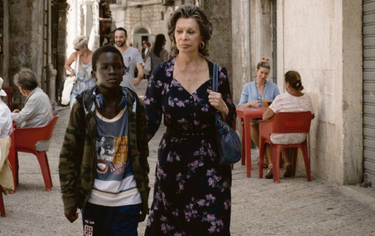 La vida ante sí. Sophia Loren y el niño senegalés Ibrahima Gueye.