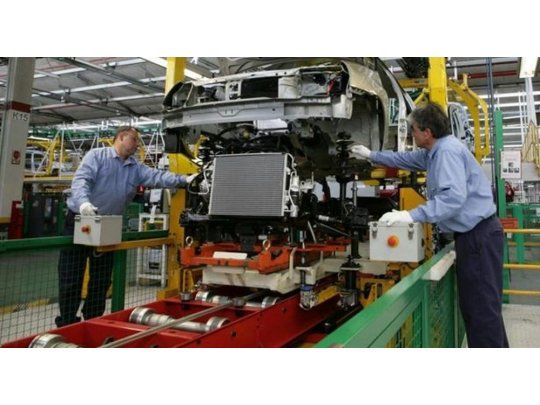 Actividad industrial creció en marzo y cortó con un año de retrocesos