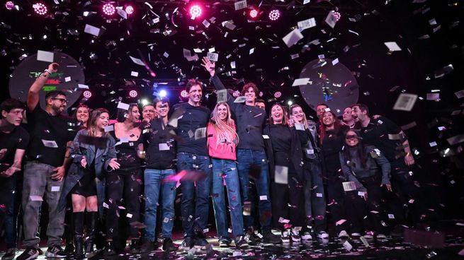 La candidata a legisladora porteña por Evolución, Lula Levy, cerró su campaña en el barrio de Colegiales.