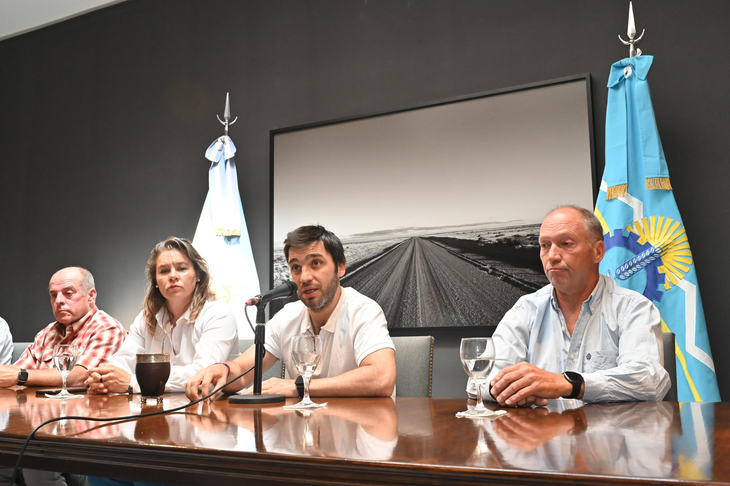 Ignacio Torres anunció en conferencia de prensa una reforma impositiva en Chubut.